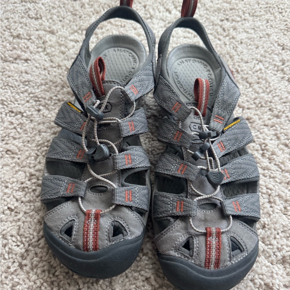 Keen Men's Sandals - Gray and Red